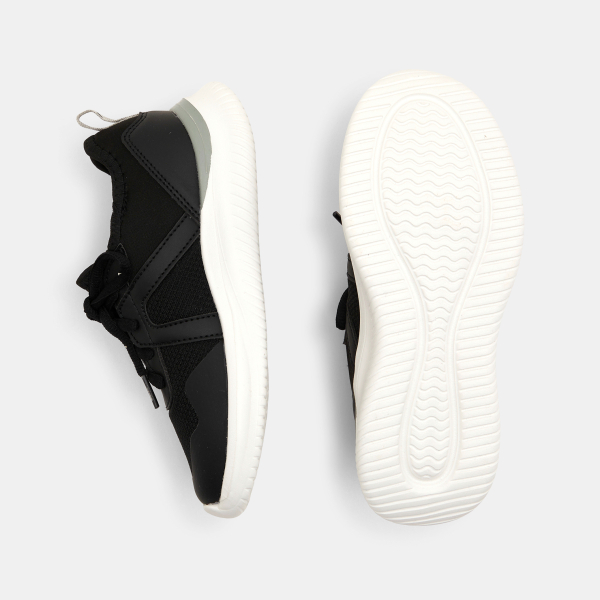 حذاء رياضي للجري باللون الأسود للأولاد